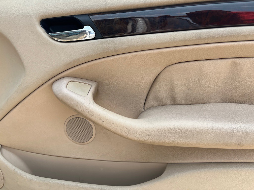 2005 BMW 3 Series Image 17