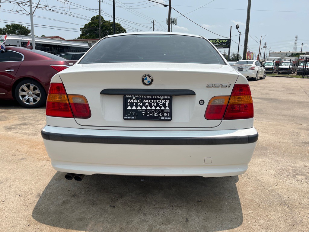 2005 BMW 3 Series Image 25