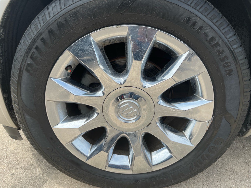 2010 Buick Enclave Image 16