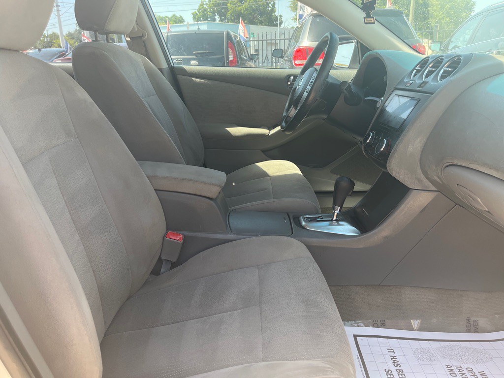 2012 Nissan Altima Image 7