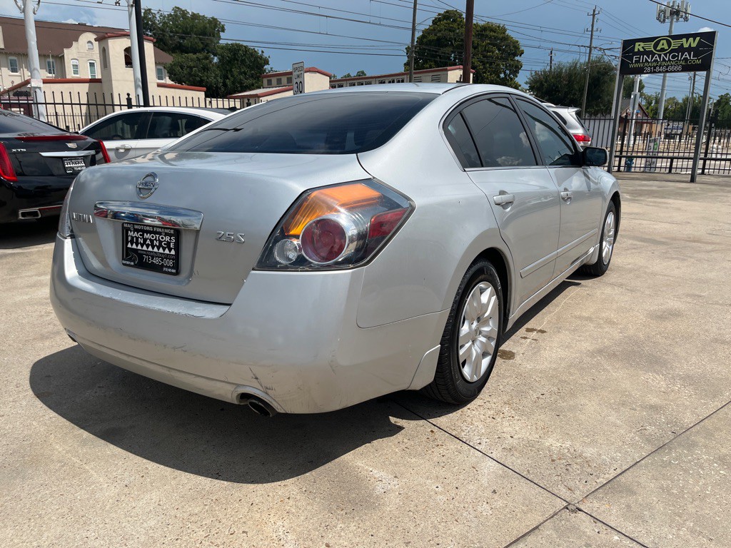 2012 Nissan Altima Image 8