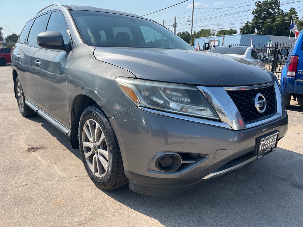 2015 Nissan Pathfinder Image 1