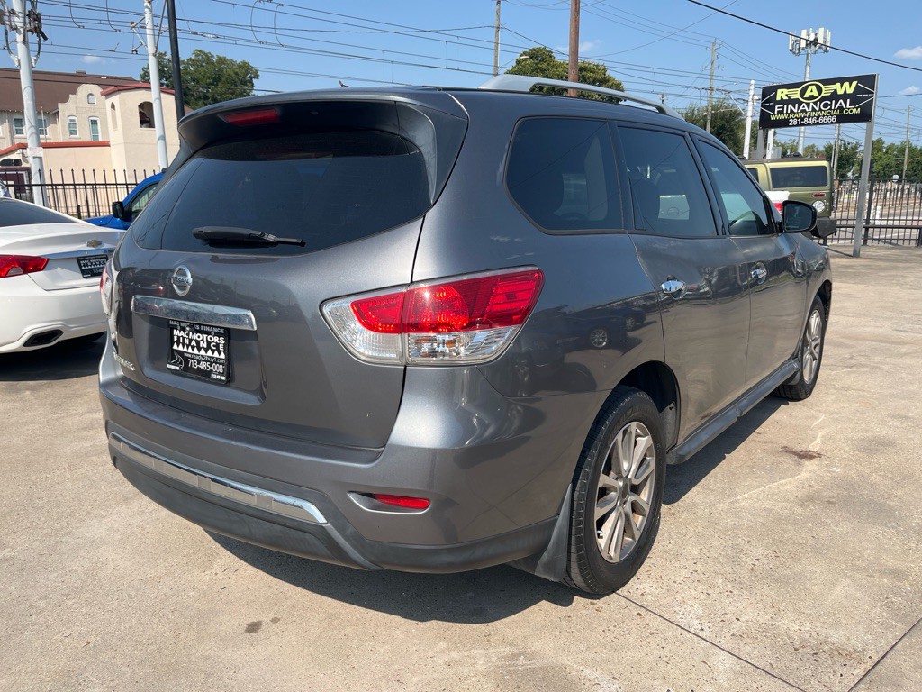 2015 Nissan Pathfinder Image 4