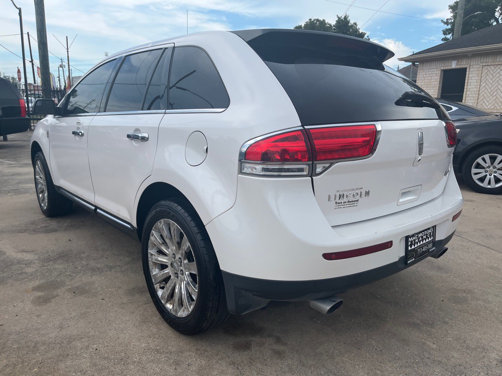 2011 Lincoln MKX Image 2