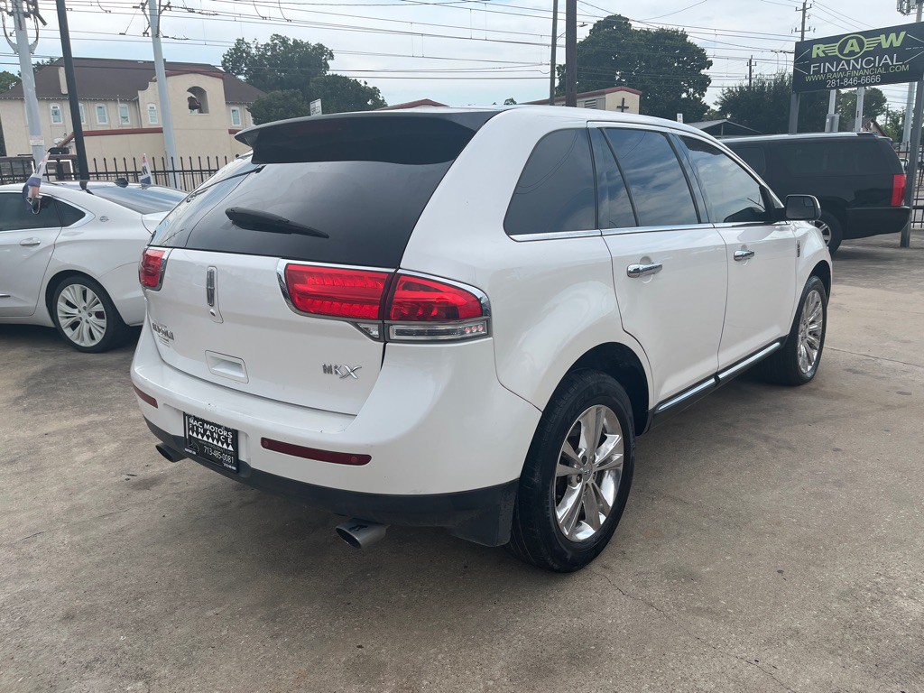 2011 Lincoln MKX Image 12