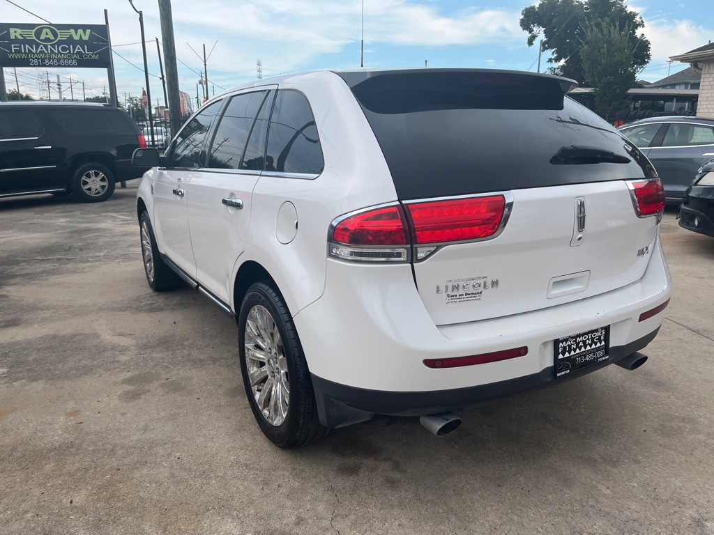 2011 Lincoln MKX Image 16