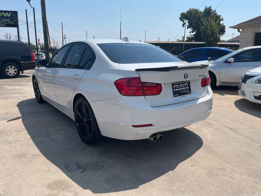 2014 BMW 3 Series Image 10