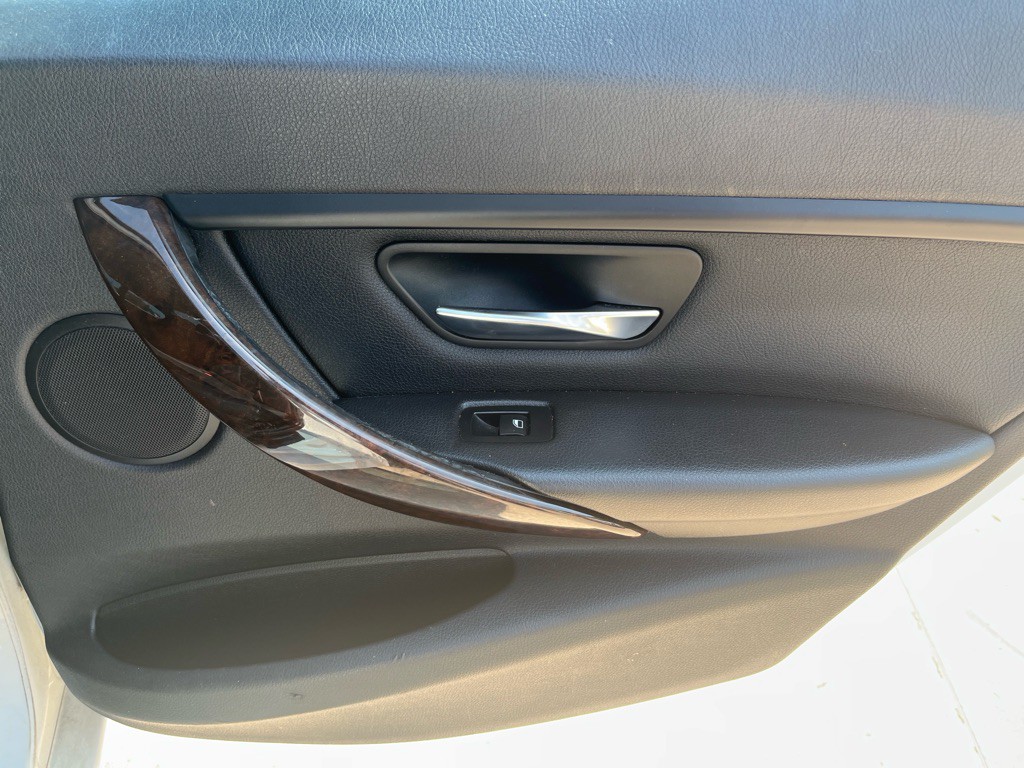 2014 BMW 3 Series Image 18