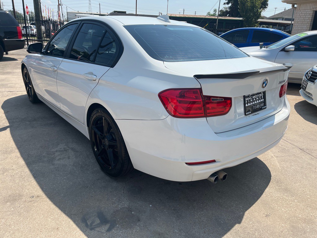 2014 BMW 3 Series Image 22