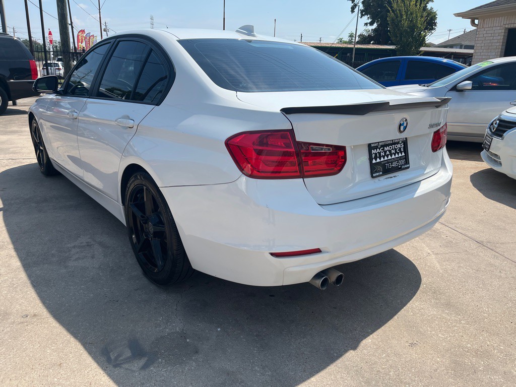 2014 BMW 3 Series Image 33