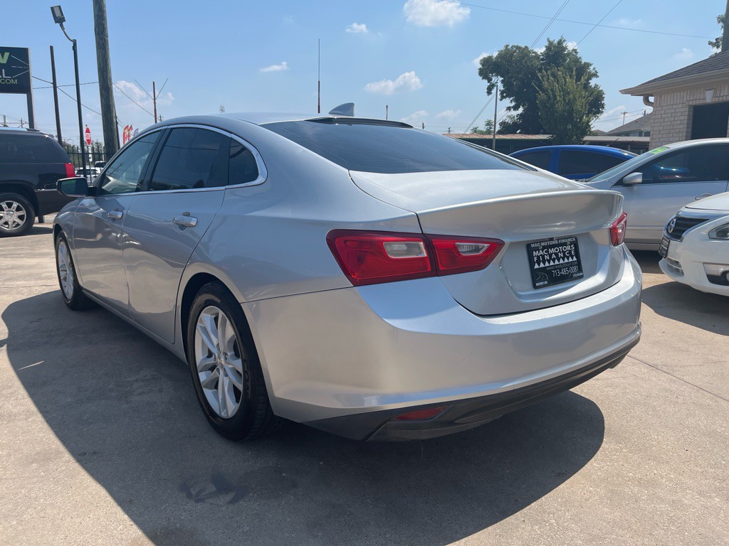 2016 Chevrolet Malibu Image 2