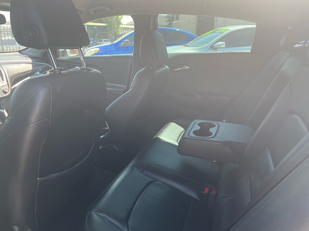 2016 Chevrolet Malibu Image 17