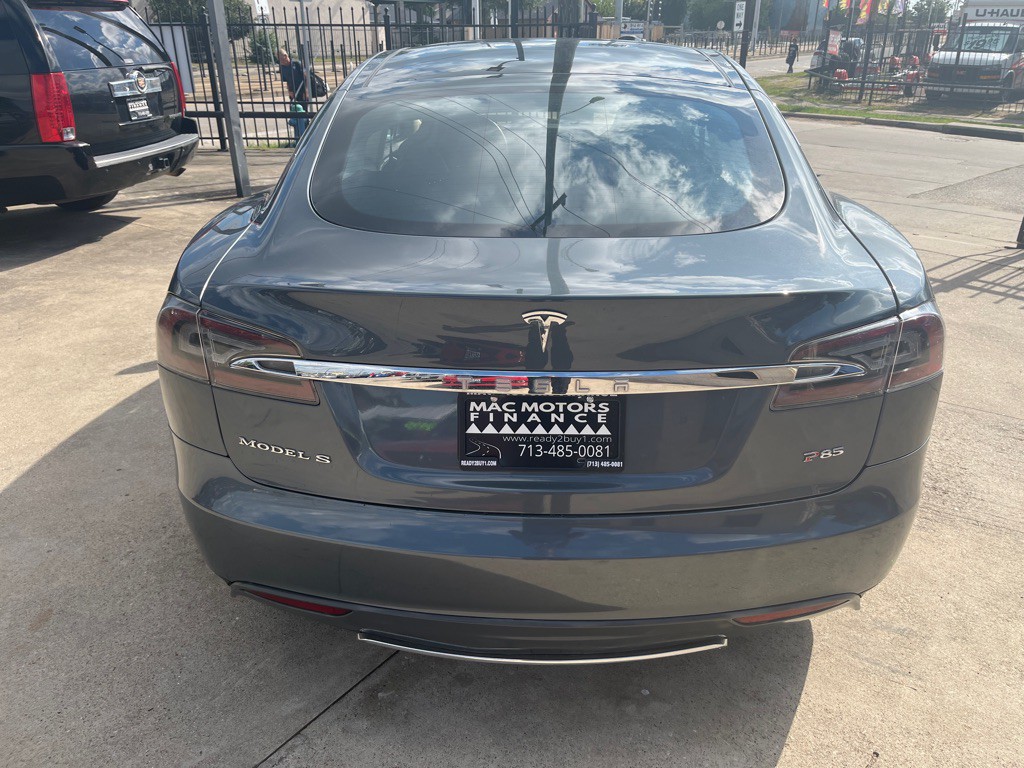 2012 Tesla Model S Image 11