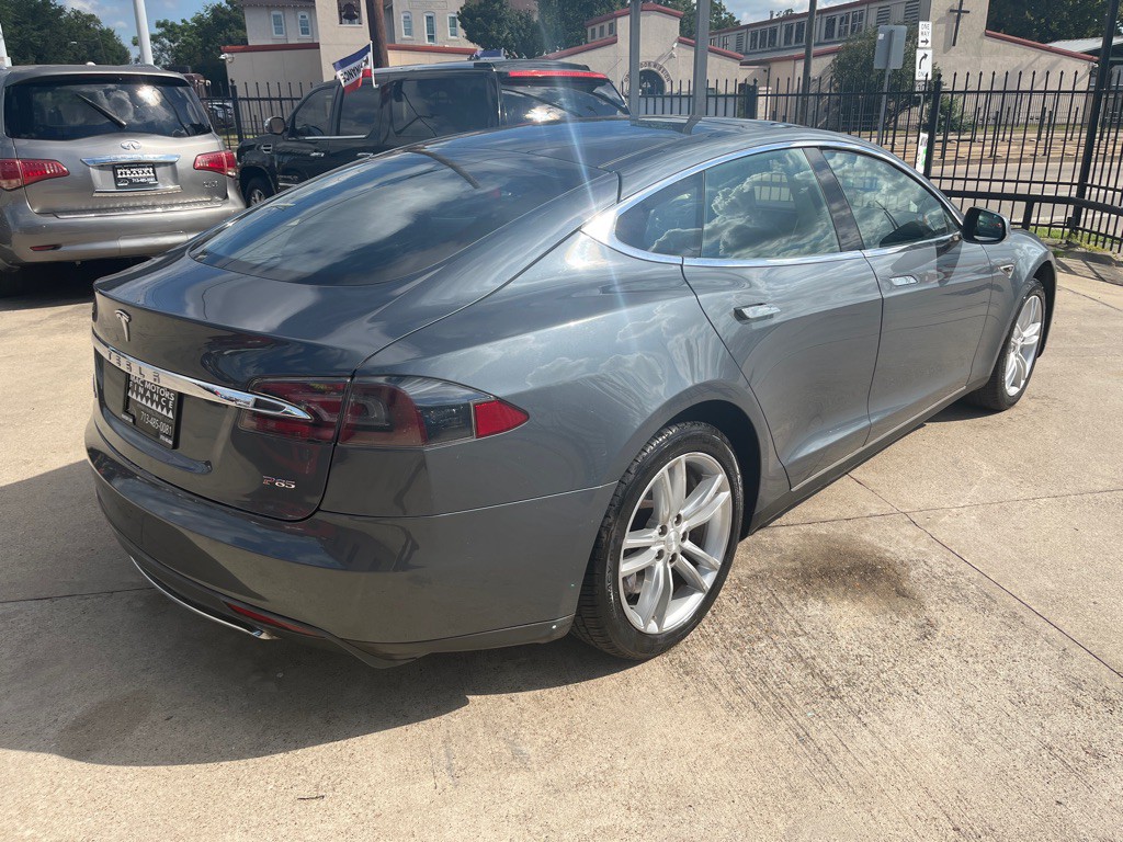 2012 Tesla Model S Image 12