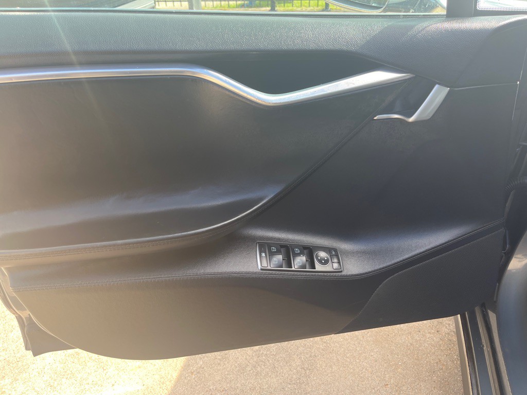 2012 Tesla Model S Image 14