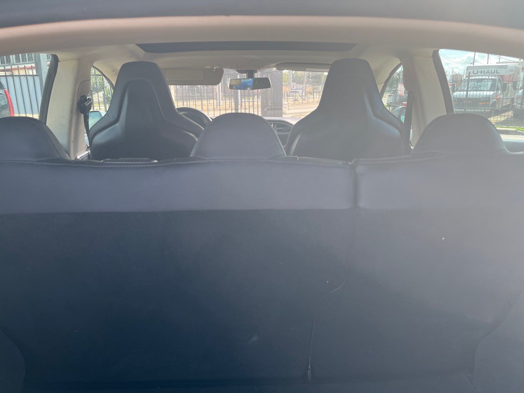 2012 Tesla Model S Image 18