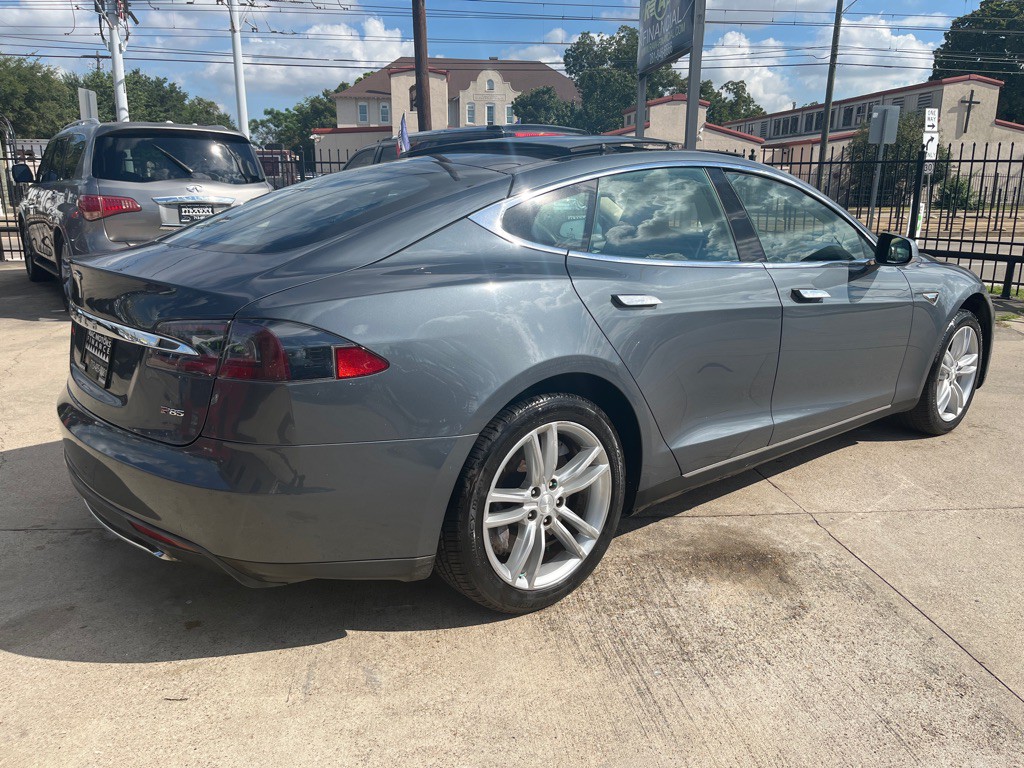 2012 Tesla Model S Image 21
