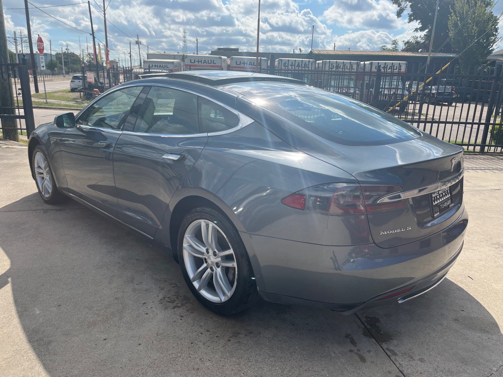 2012 Tesla Model S Image 22