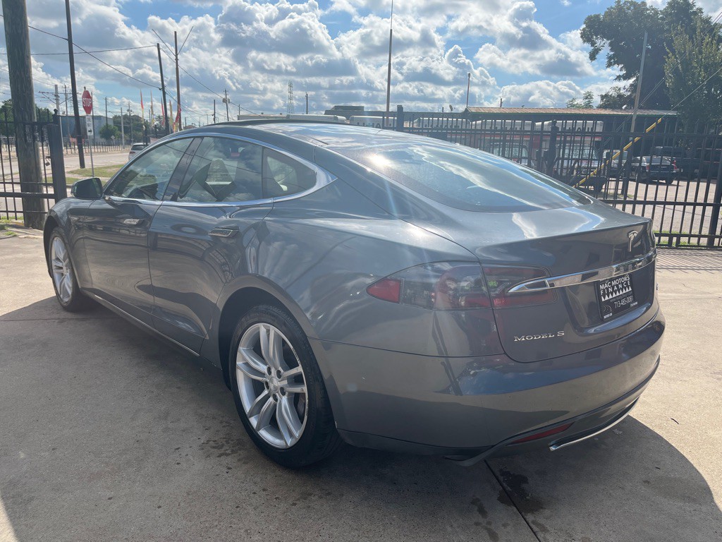 2012 Tesla Model S Image 24