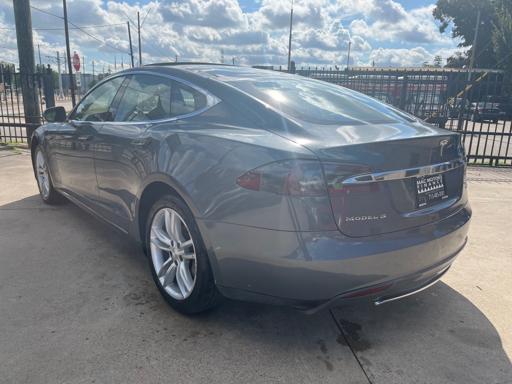 2012 Tesla Model S Image 28
