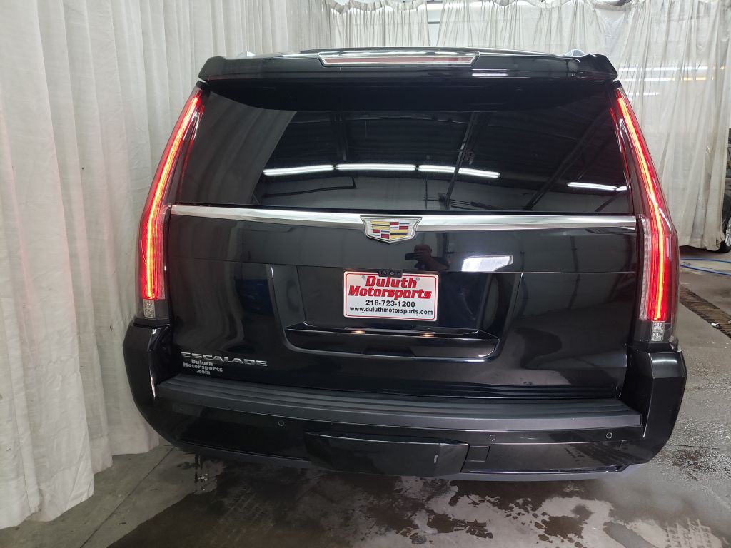 2017 Cadillac Escalade Image 7