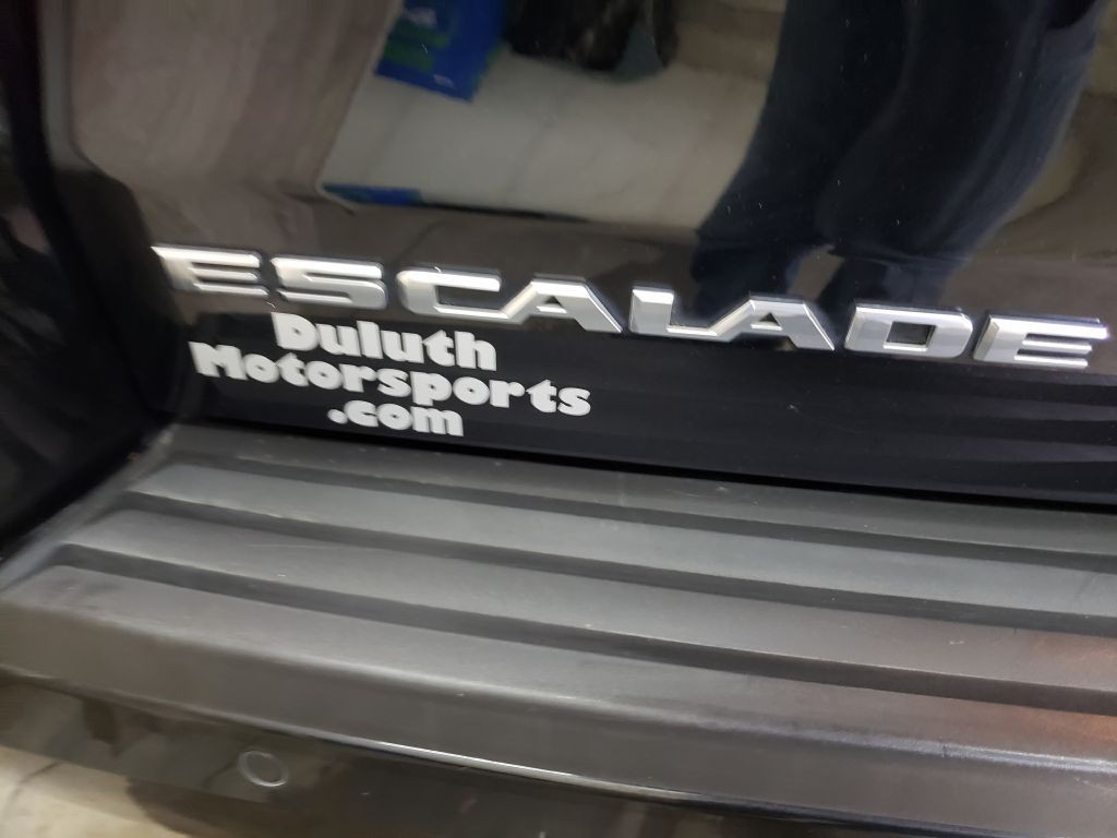 2017 Cadillac Escalade Image 8
