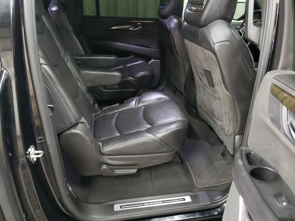 2017 Cadillac Escalade Image 17