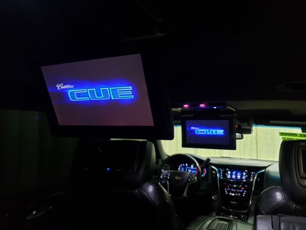 2017 Cadillac Escalade Image 21