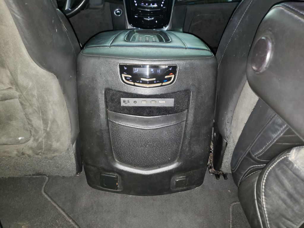 2017 Cadillac Escalade Image 22