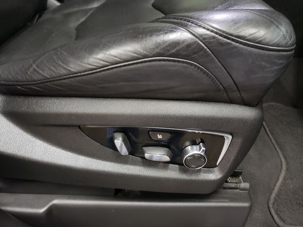 2017 Cadillac Escalade Image 33