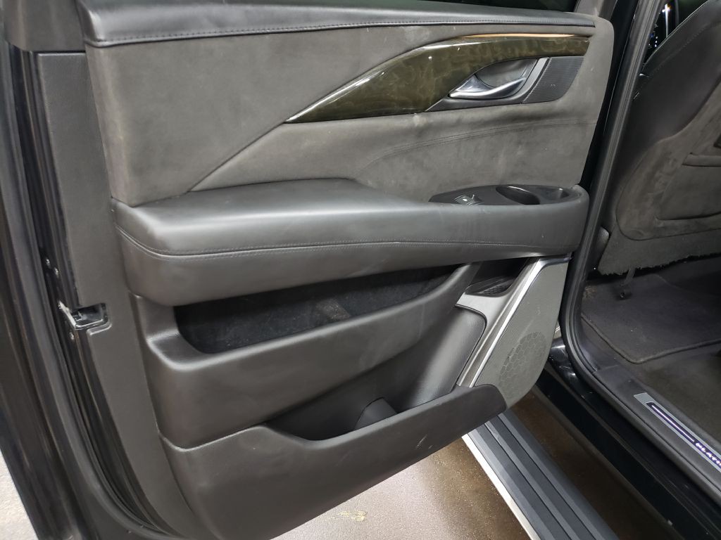 2017 Cadillac Escalade Image 44