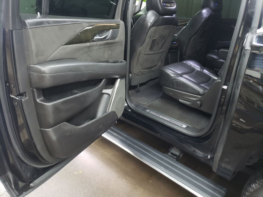 2017 Cadillac Escalade Image 46