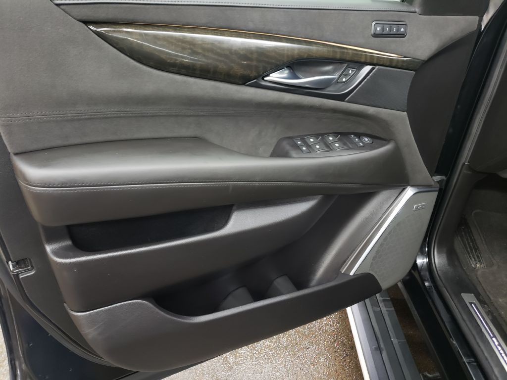 2017 Cadillac Escalade Image 50