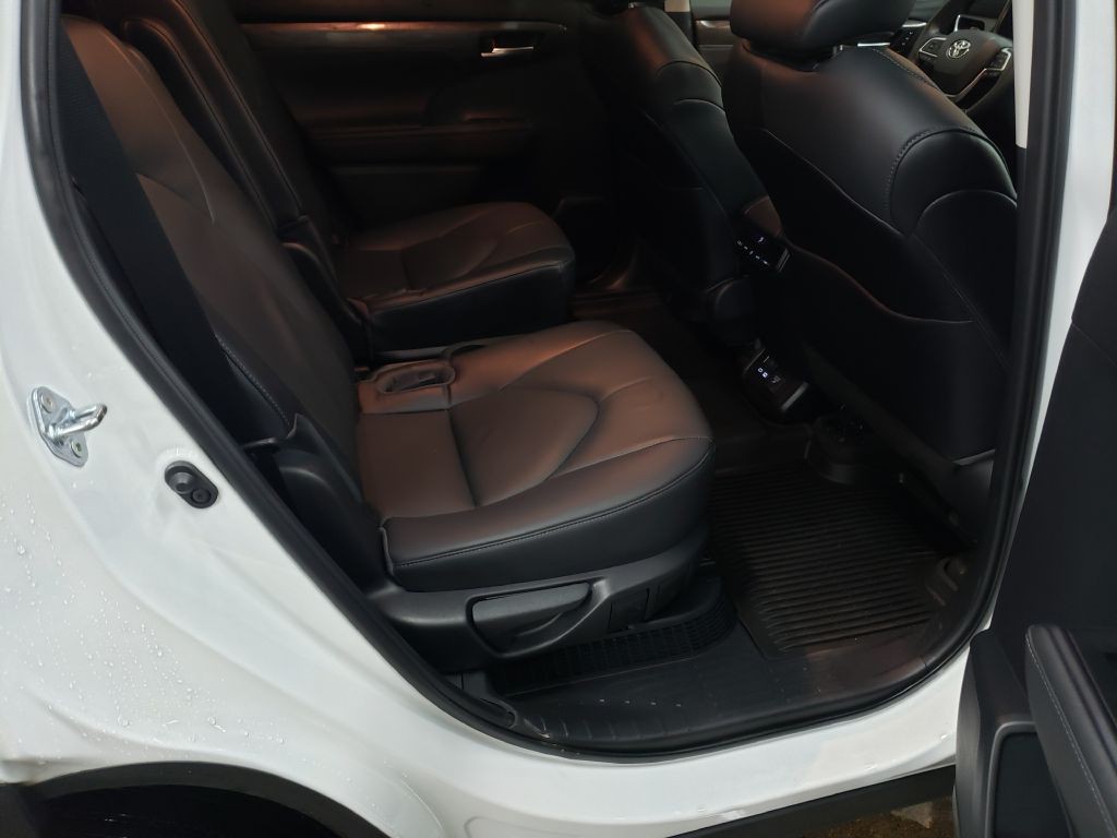 2023 Toyota Highlander Image 11