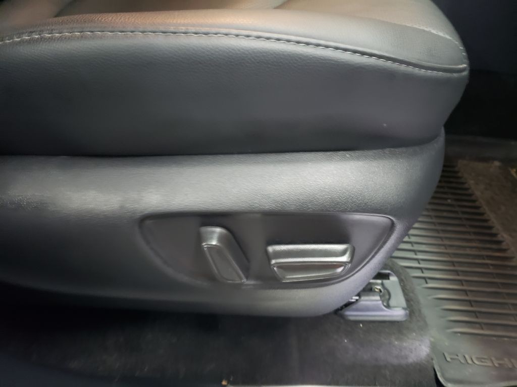 2023 Toyota Highlander Image 24