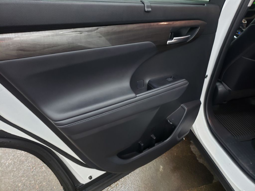2023 Toyota Highlander Image 33