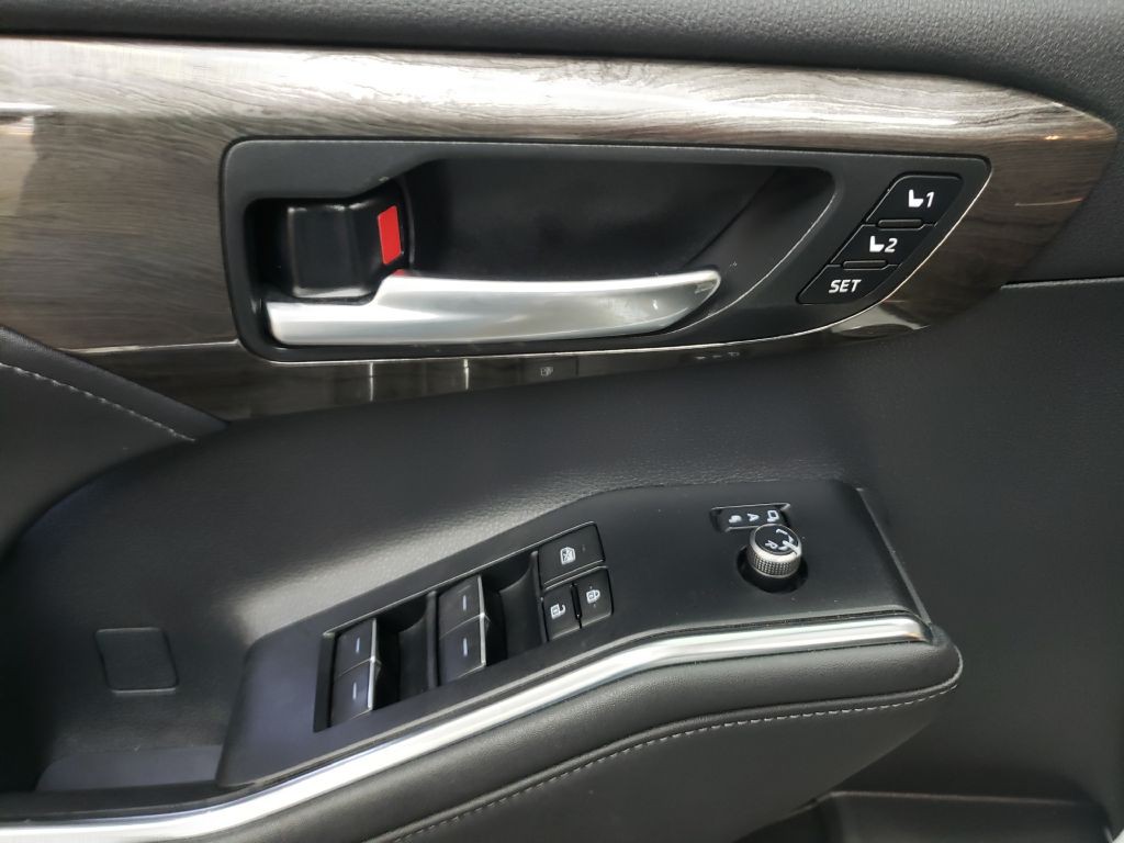 2023 Toyota Highlander Image 41