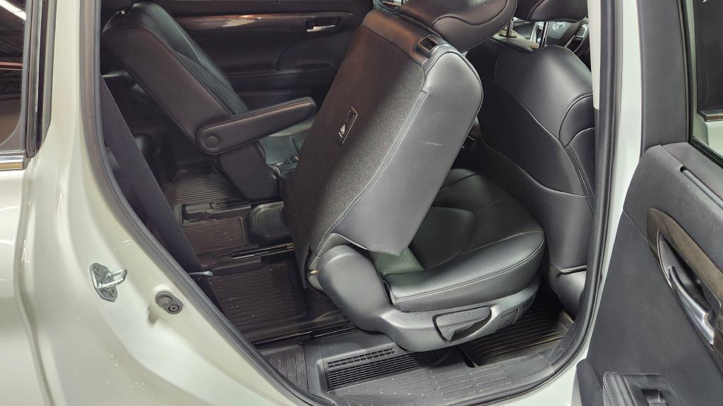2023 Toyota Highlander Image 118