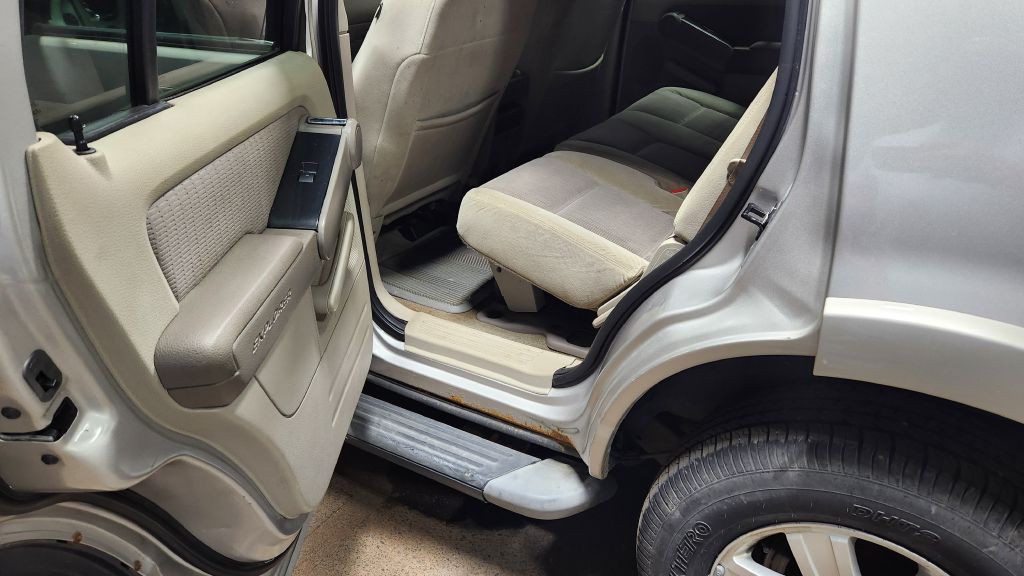 2007 Ford Explorer Image 12