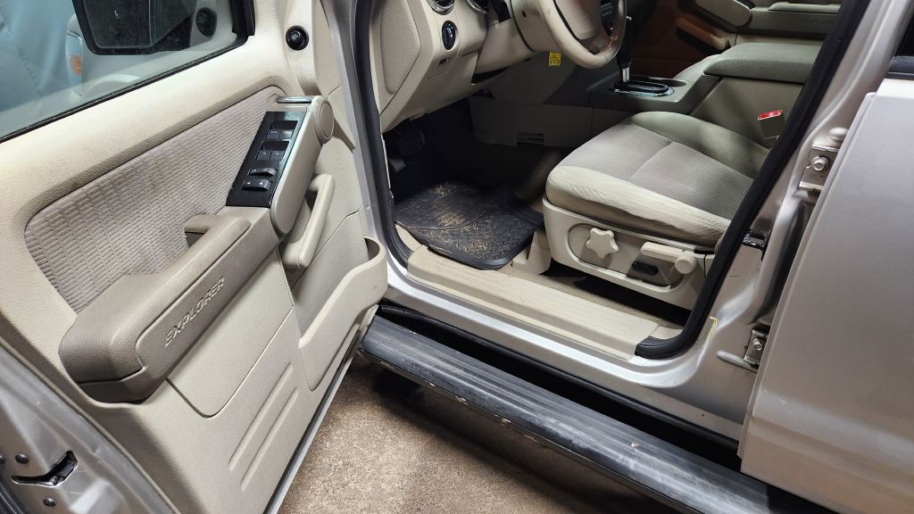 2007 Ford Explorer Image 20