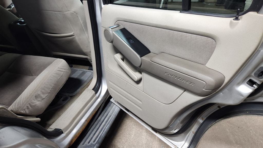 2007 Ford Explorer Image 37