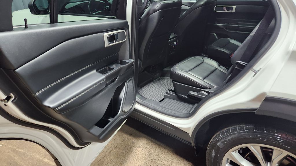 2020 Ford Explorer Image 13