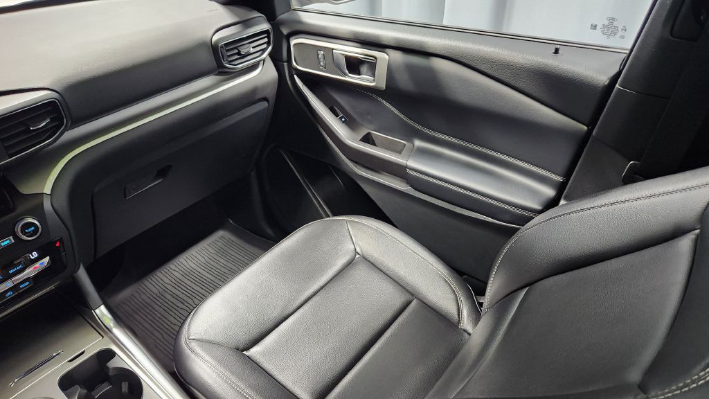 2020 Ford Explorer Image 18