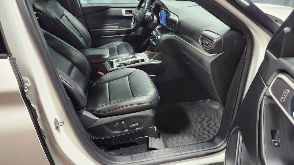 2020 Ford Explorer Image 42