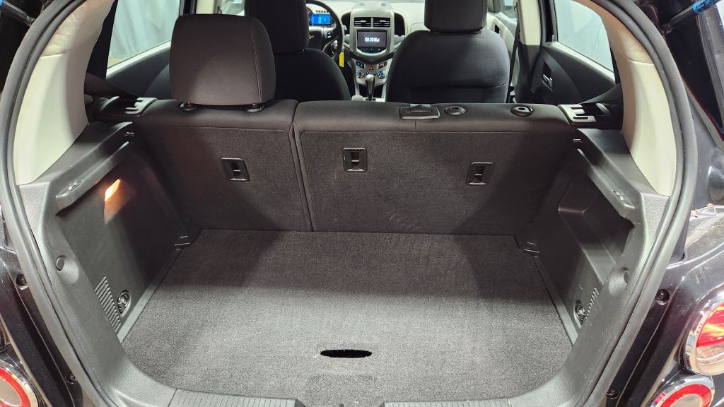 2016 Chevrolet Sonic Image 6