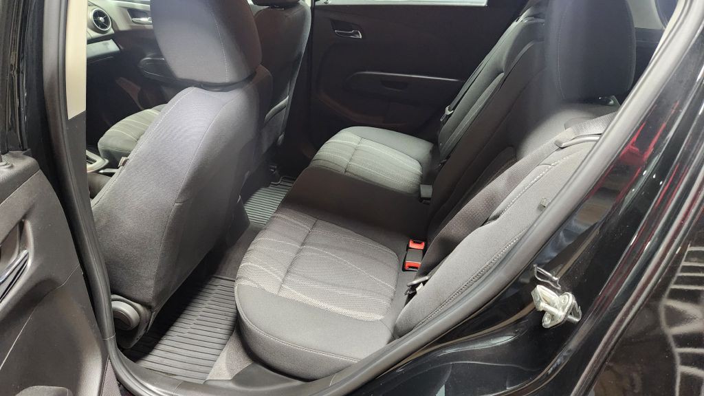 2016 Chevrolet Sonic Image 11