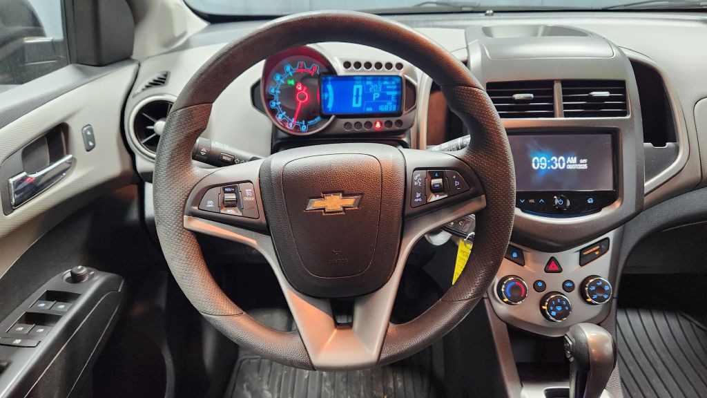 2016 Chevrolet Sonic Image 14