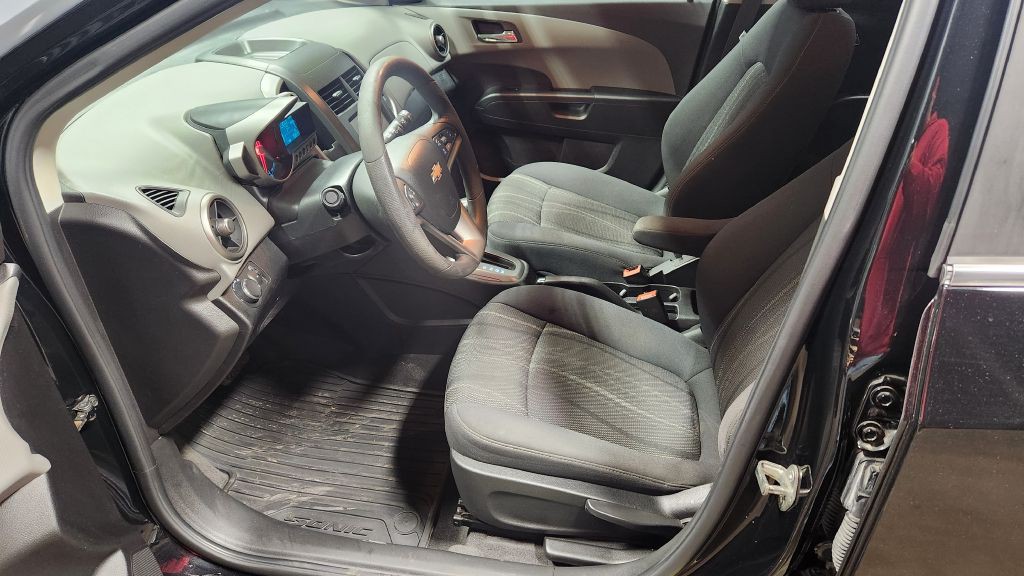 2016 Chevrolet Sonic Image 17