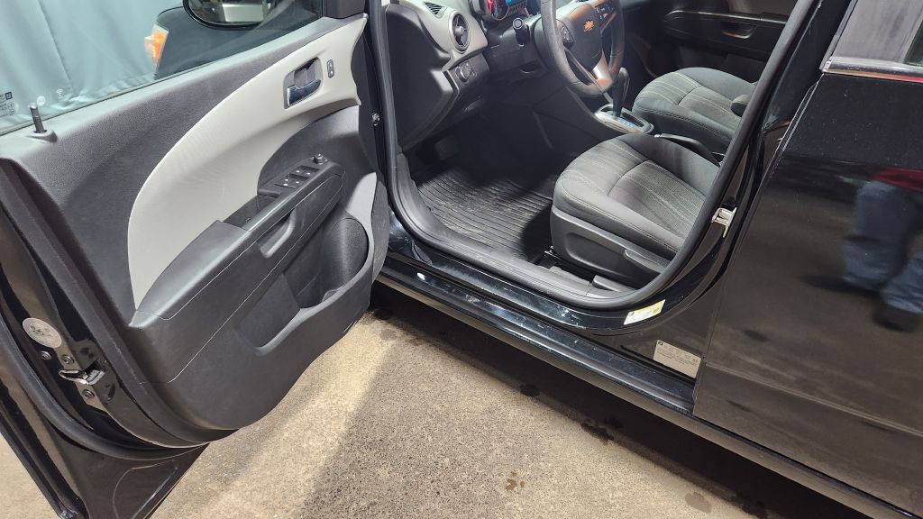 2016 Chevrolet Sonic Image 18