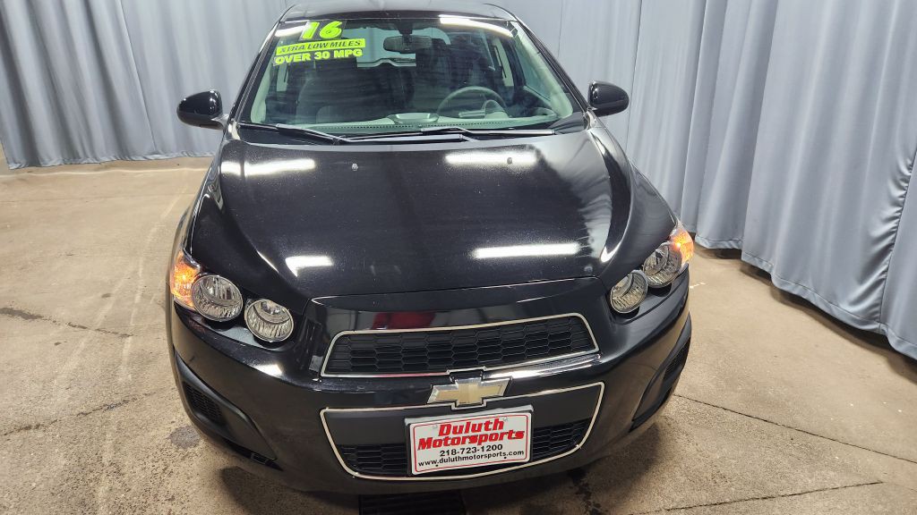 2016 Chevrolet Sonic Image 32
